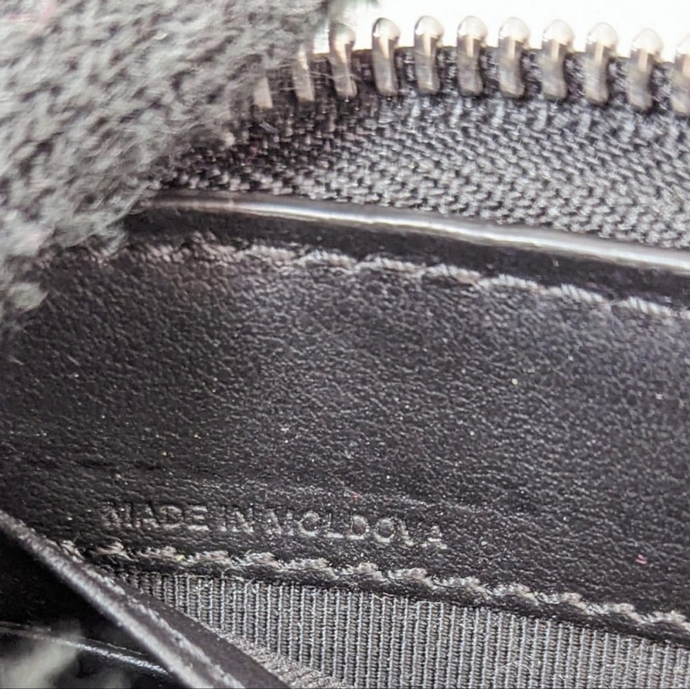 ✨️💎Authentic BURBERRY Long Zippy Wallet - Picture 12 of 12